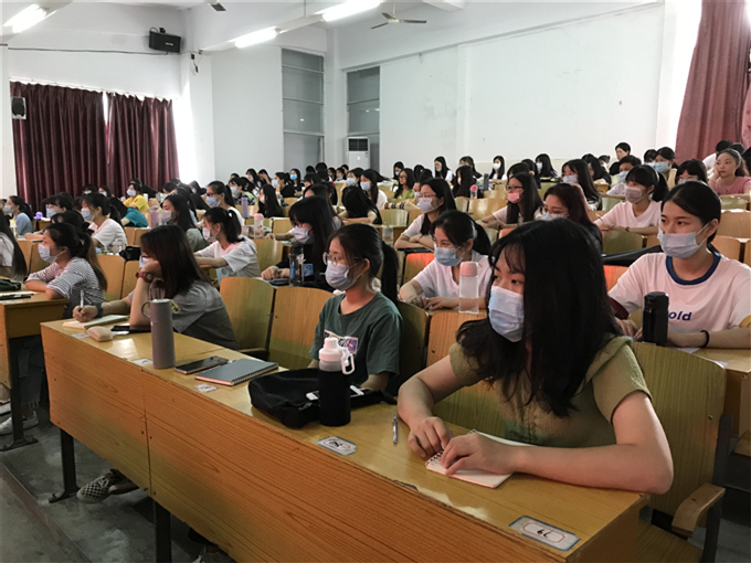 ѧ������������